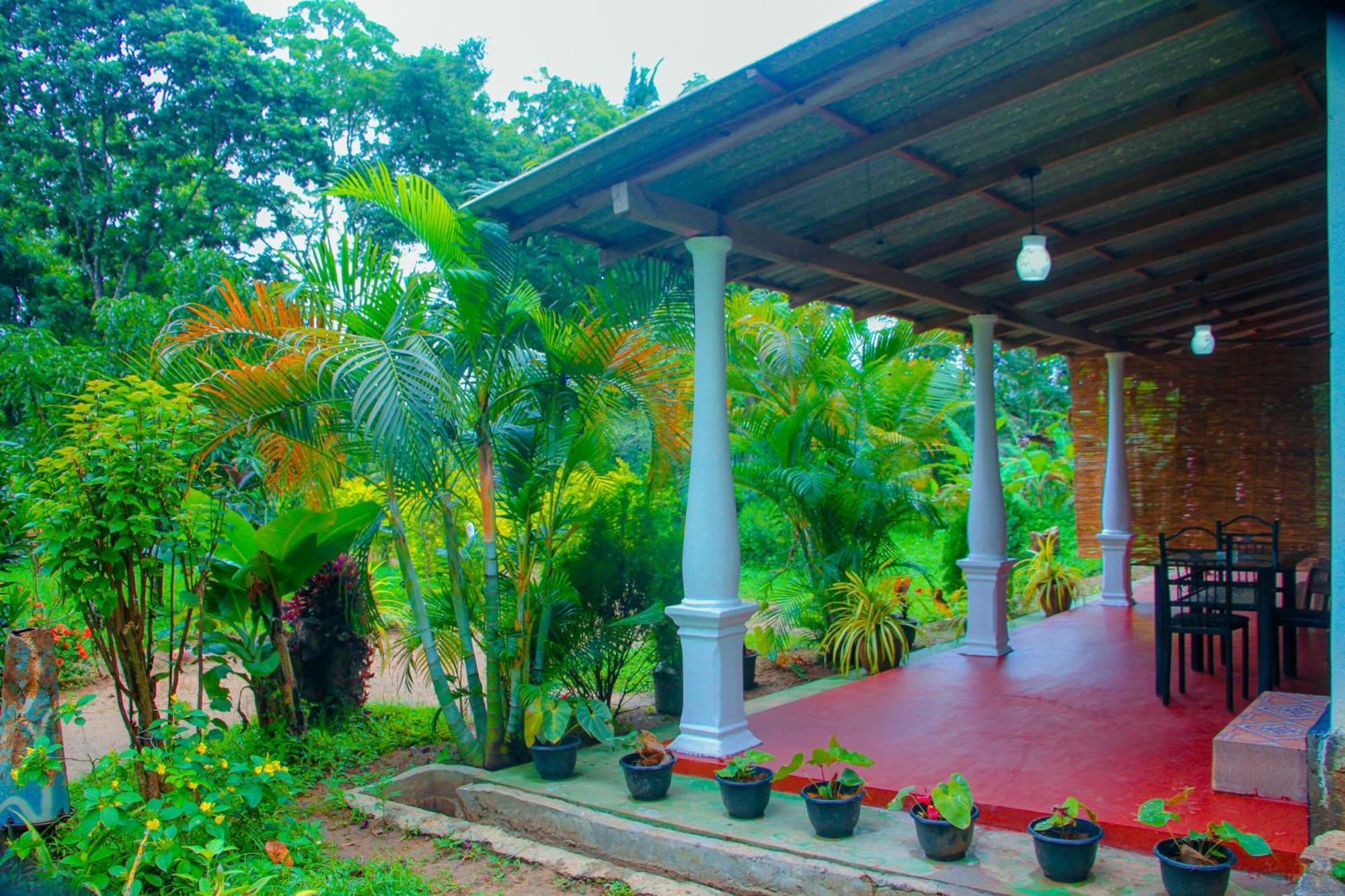 Chanaka Holiday Inn Sigiriya Exterior foto
